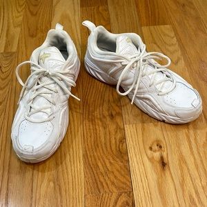 **Nike White Vintage 90s sneakers tennis shoes size 9M
